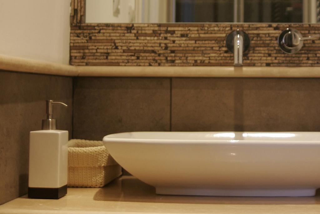 Roman Suite Luaran gambar