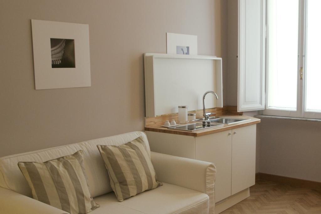 Roman Suite Luaran gambar