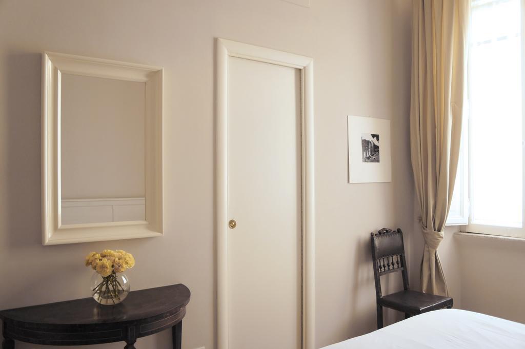 Roman Suite Luaran gambar